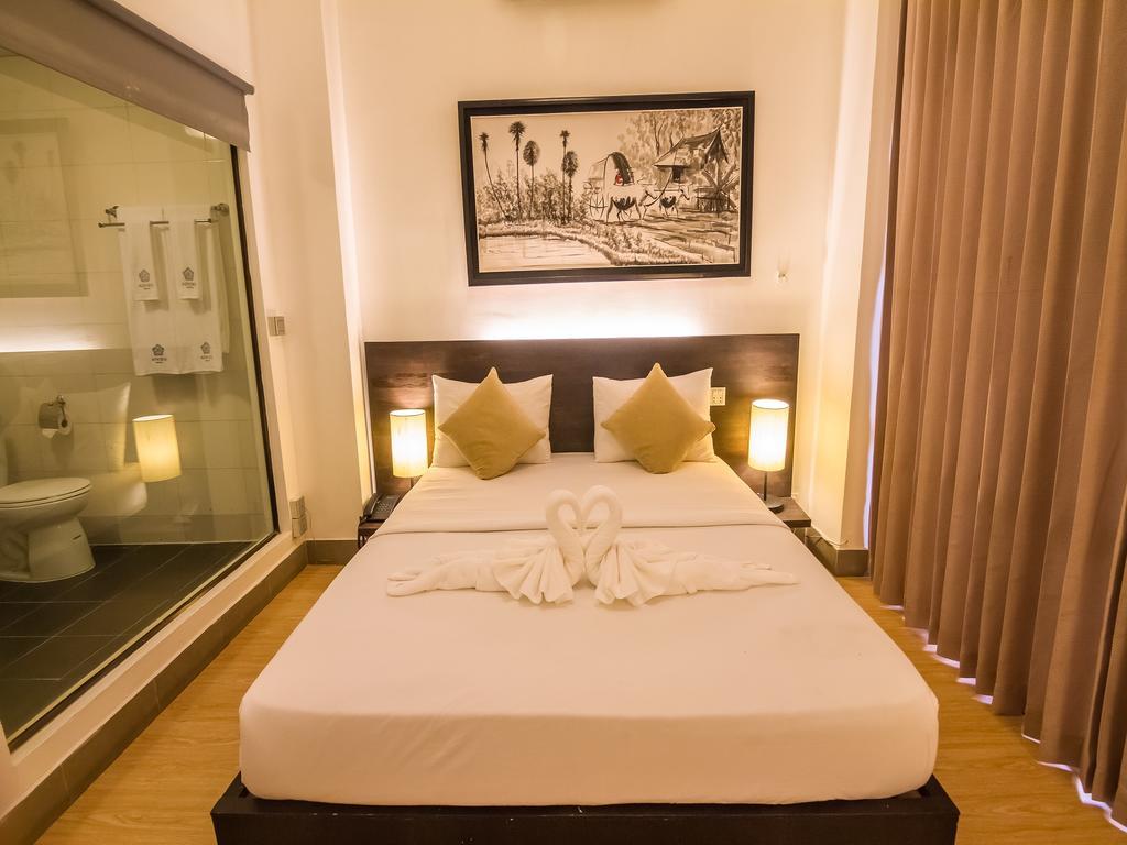 Adore Riverside Hotel Phnom Penh Exterior foto