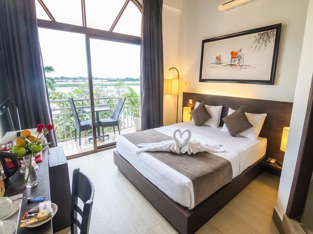 Adore Riverside Hotel Phnom Penh Exterior foto