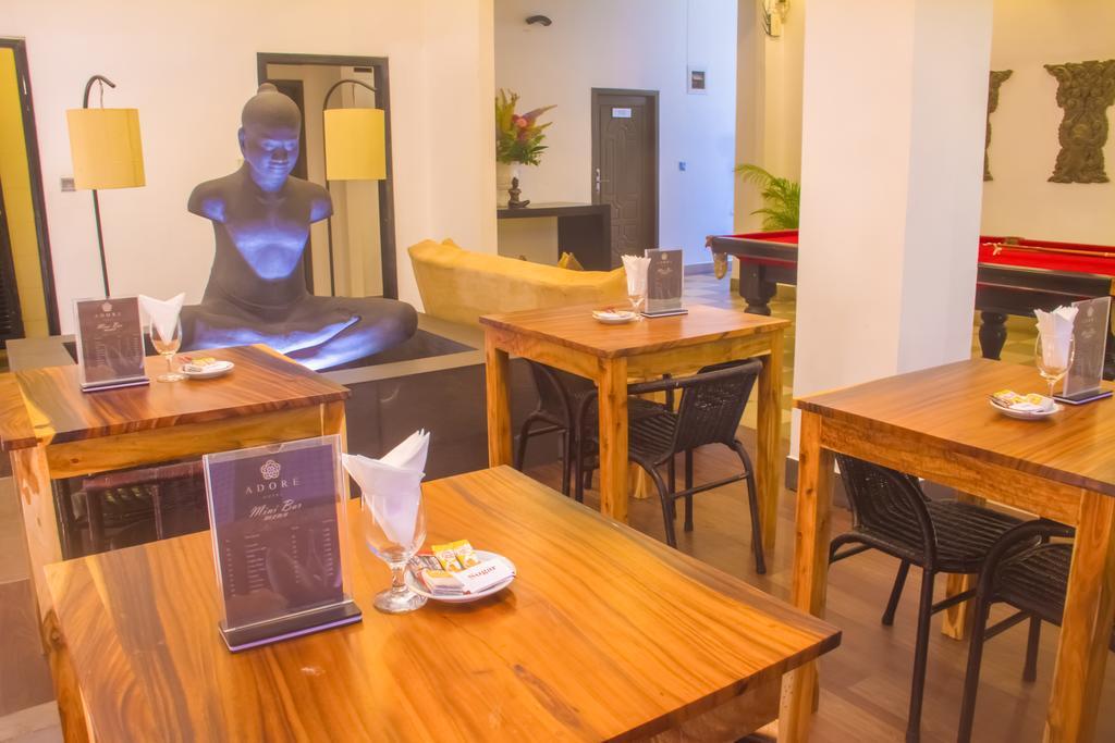 Adore Riverside Hotel Phnom Penh Exterior foto