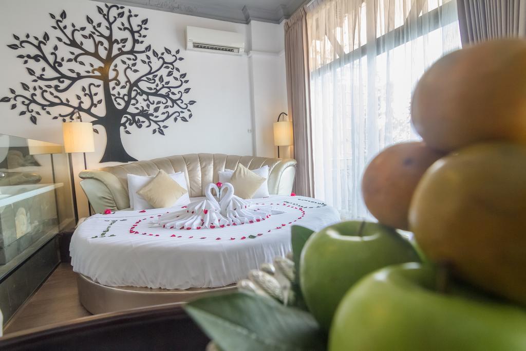 Adore Riverside Hotel Phnom Penh Exterior foto